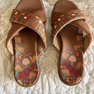 Reef mushroom slides sandals size 9